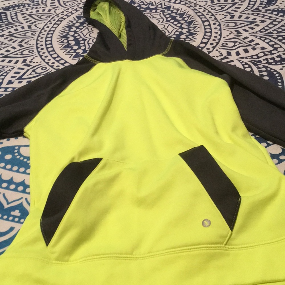 Sweatshirt - Picture 2 of 4